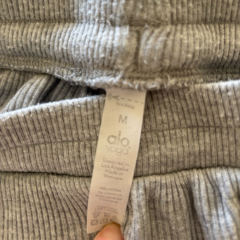 ALO yoga High-Waist Ribbed Whisper Pants women’s medium Heather Gray joggers - Picture 5 of 7